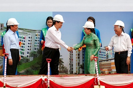 PM Nguyen Tan Dung urges for building new hospitals in HCM City - ảnh 1